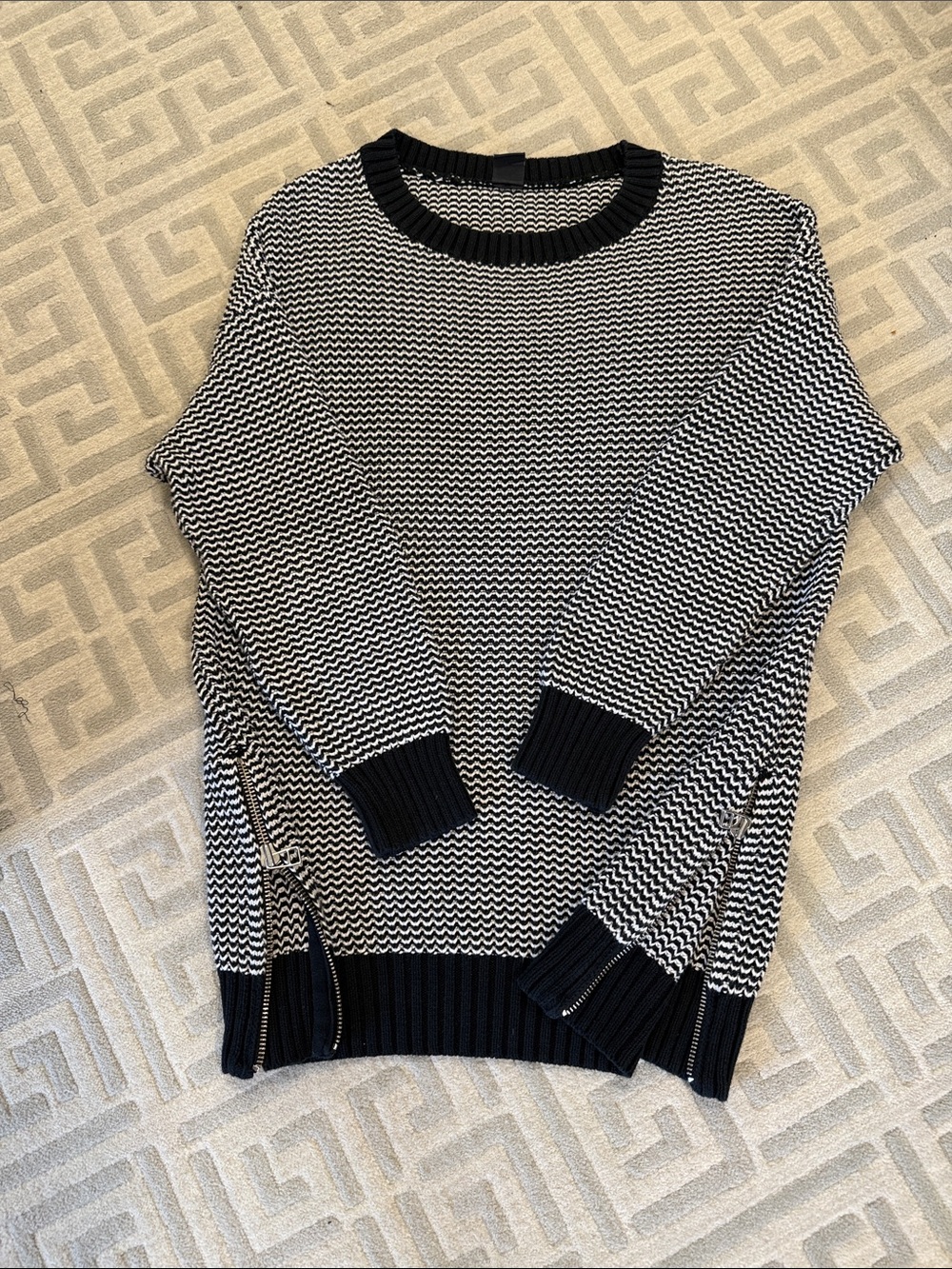Gap womens black and white sweater.